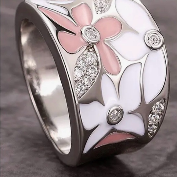 Beautiful Pink Floral Ring - Picture 3 of 8